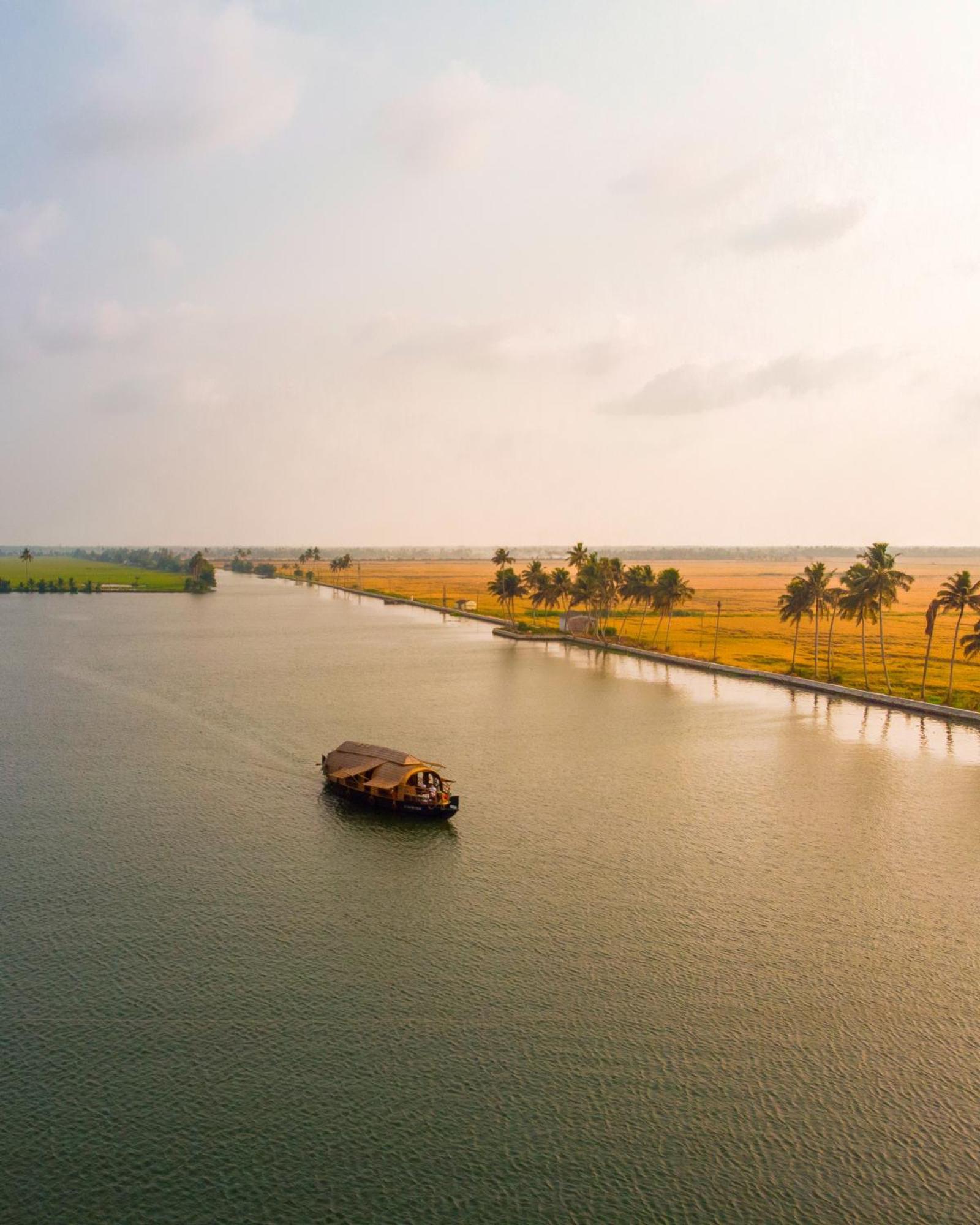 Spice Coast Cruises - Houseboat, A Cgh Earth Experience Ξενοδοχείο Alappuzha Εξωτερικό φωτογραφία