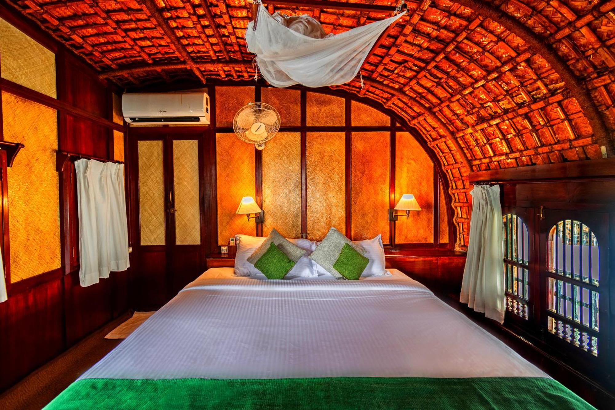 Spice Coast Cruises - Houseboat, A Cgh Earth Experience Ξενοδοχείο Alappuzha Εξωτερικό φωτογραφία