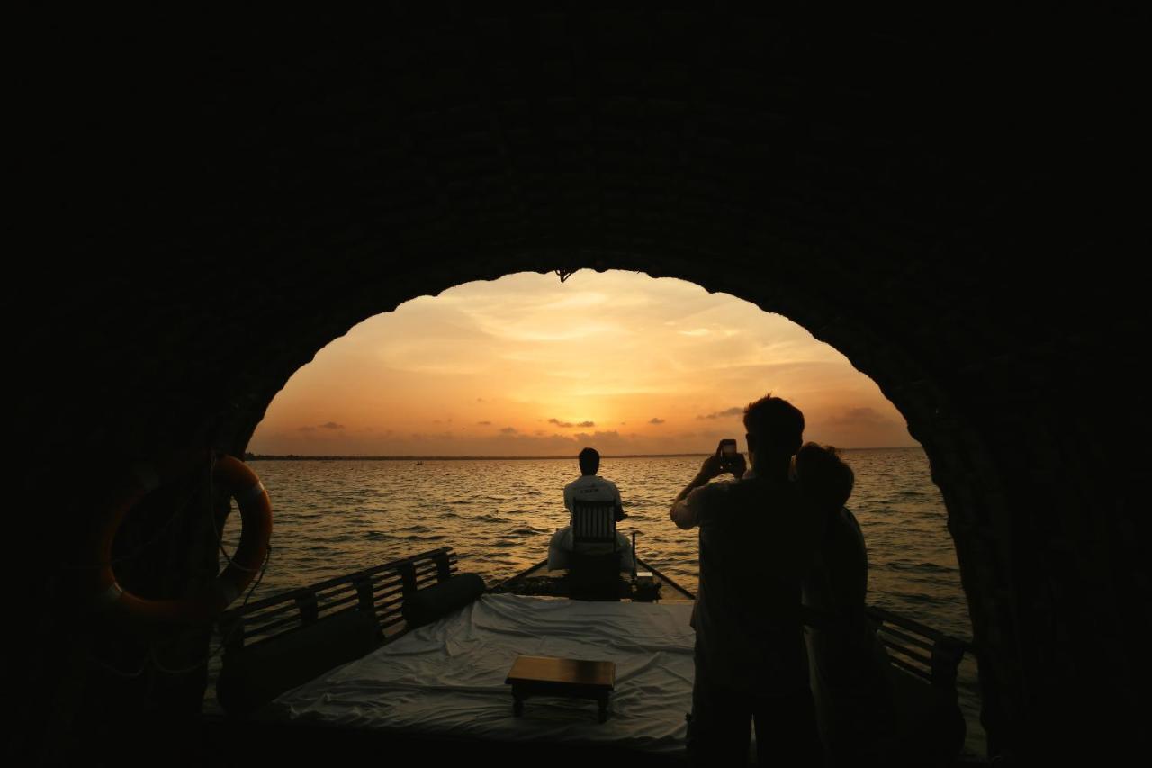 Spice Coast Cruises - Houseboat, A Cgh Earth Experience Ξενοδοχείο Alappuzha Εξωτερικό φωτογραφία